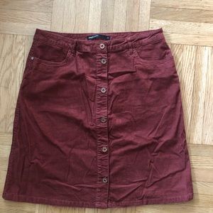 Only: Corduroy skirt